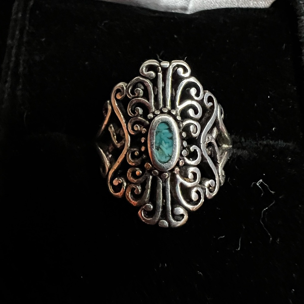 Elegant Silver and Turquoise Ring